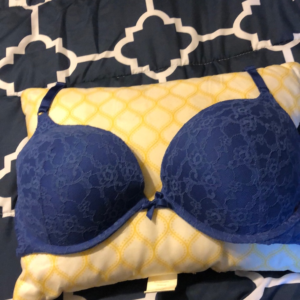 Victoria’s Secret push-up bra 38C
